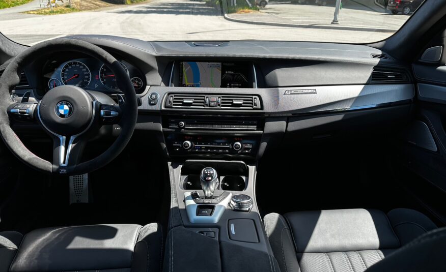 2015 BMW M5 – Clean Title