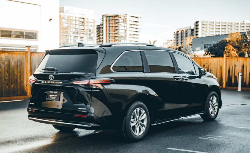 2025 Toyota Sienna Limited