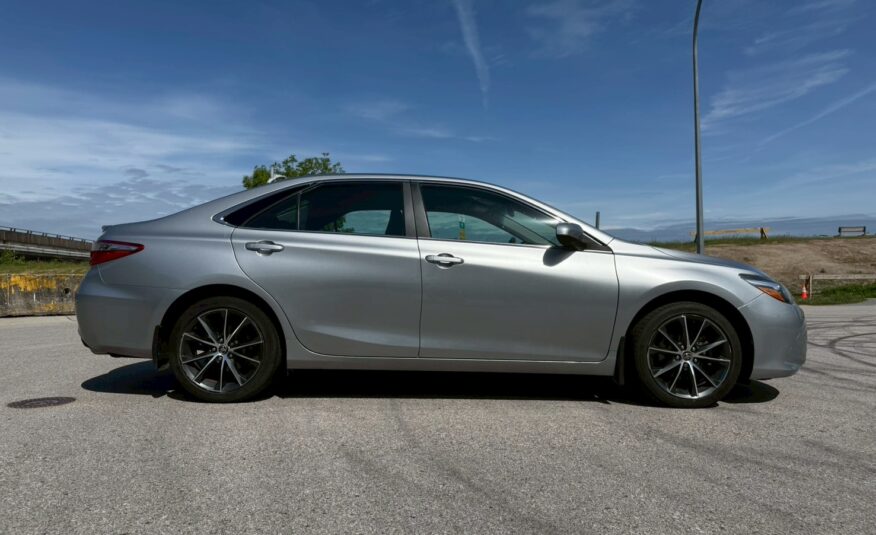 2015 TOYOTA CAMRY LE